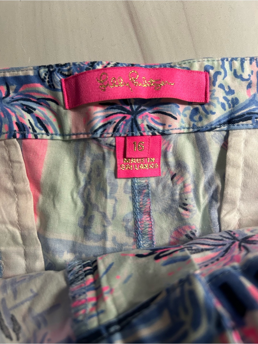 Lilly Pulitzer Adie Ruffle Pocket Shorts Blue Print Size 16 - Picture 4 of 6